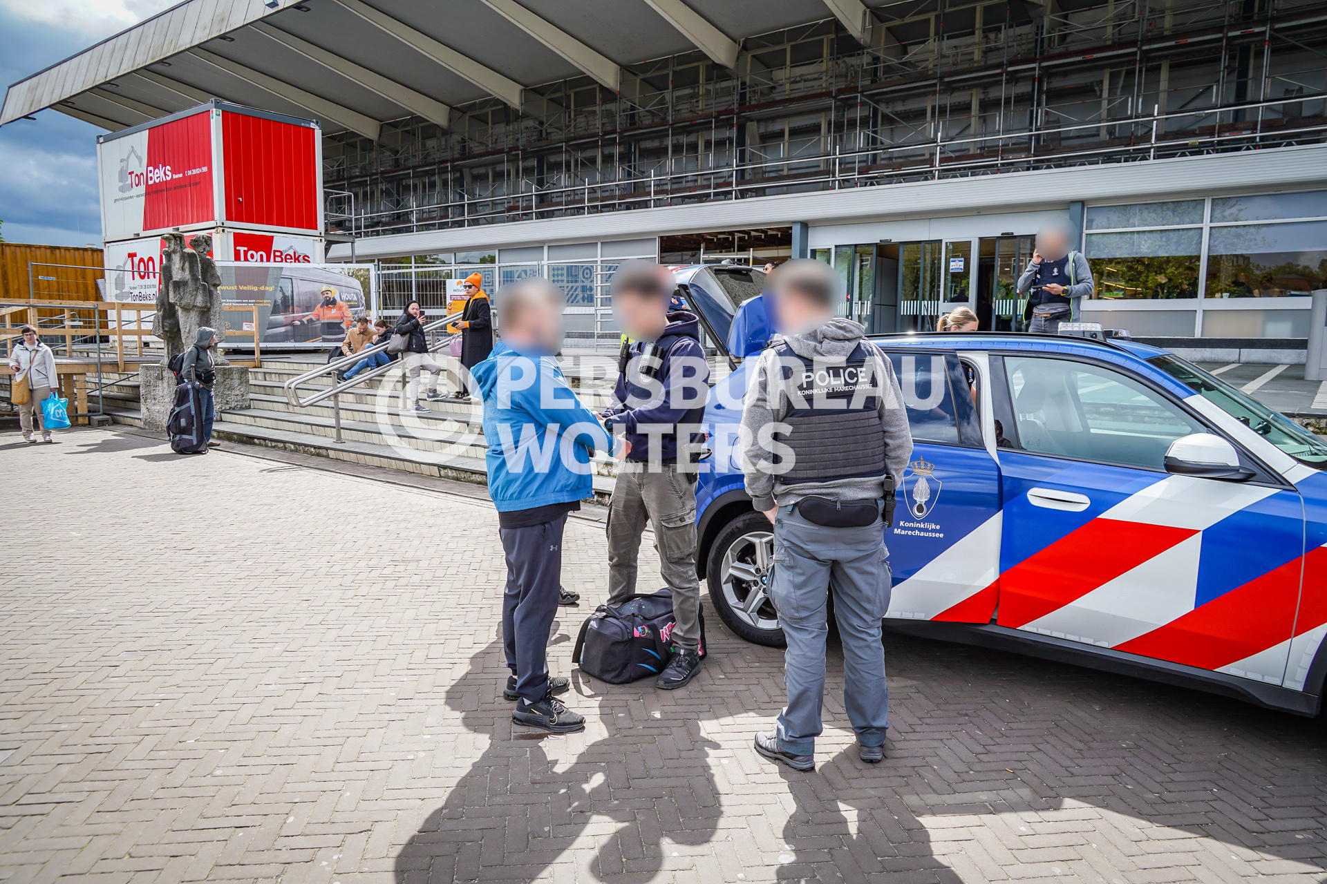 Man aangehouden op station in Venlo na openstaande celstraf, overlastgever weggestuurd