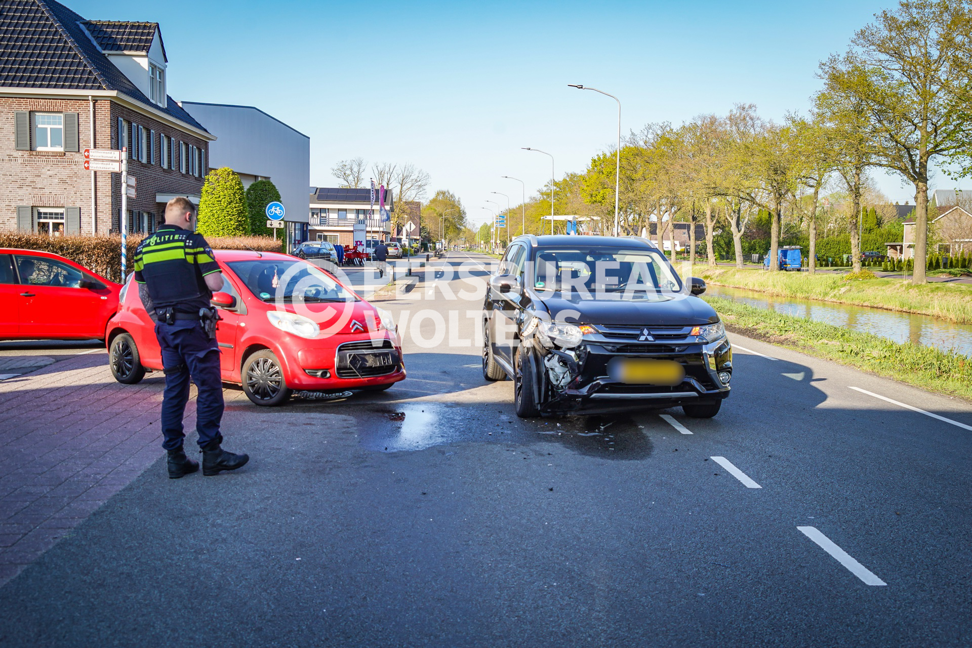Gewonde bij botsing tussen twee auto’s in Nieuw-Weerdinge
