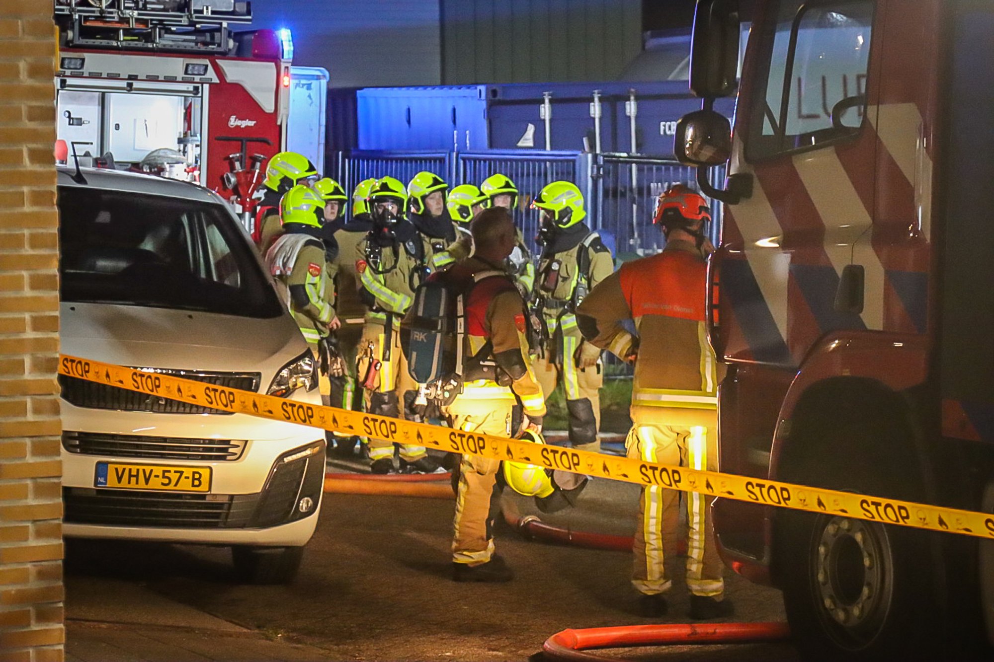Grote brand in winkelpand aan Cornelius Groenlandstraat in Heemskerk