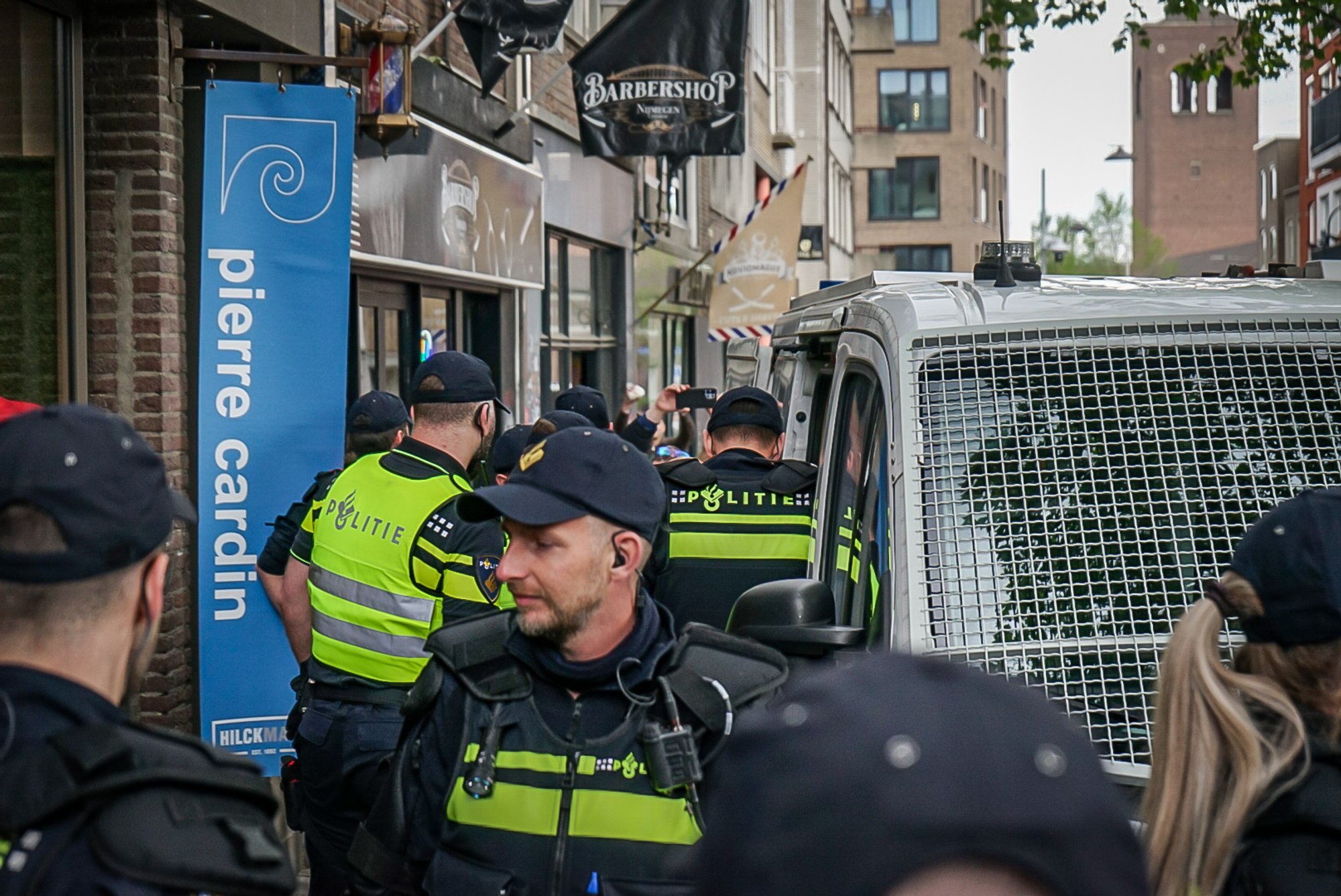 ME verricht vierde aanhouding tijdens demonstratie in Nijmegen