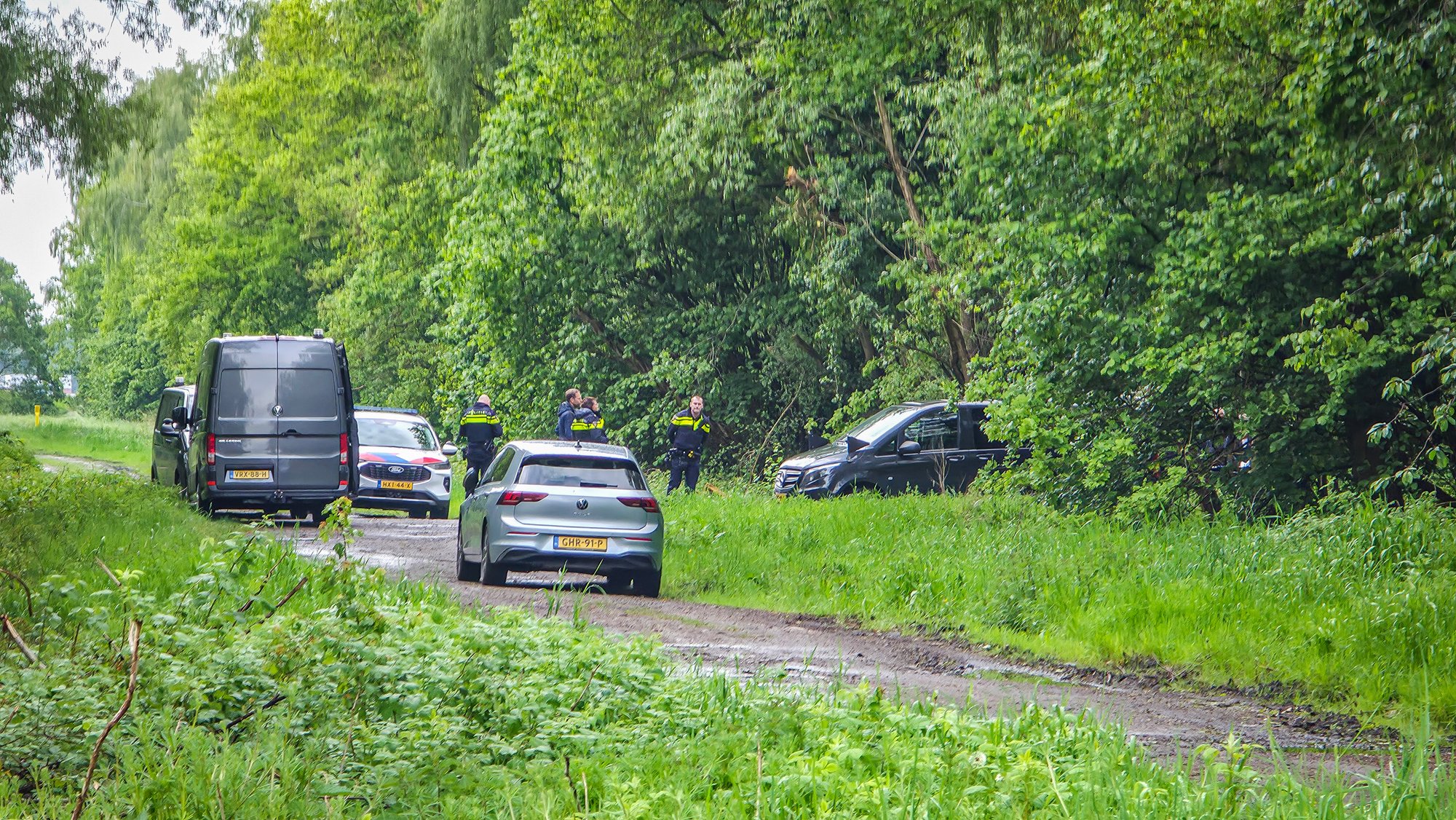 Overleden persoon aangetroffen in Ter Apel, politie doet onderzoek